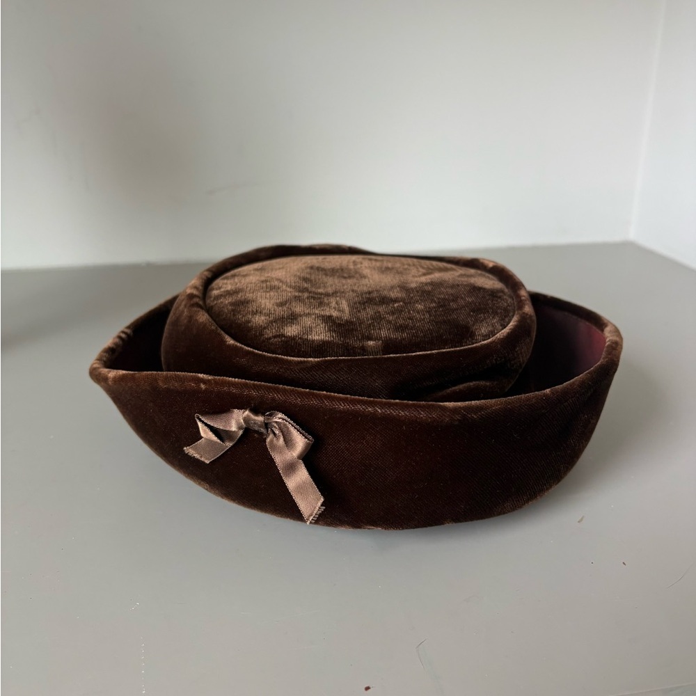 Vintage Union Made Brown Velvet Pillbox Hat Bow Detail 1950s 1960s ADW USA - Picture 3 of 7